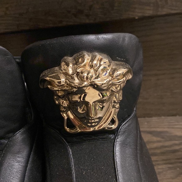 Versace low tops medusa rare leather sneakers size 39 - Picture 2 of 3